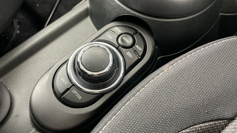 MINI Hatchback 1.5 Cooper Classic 3dr Auto Petrol Hatchback